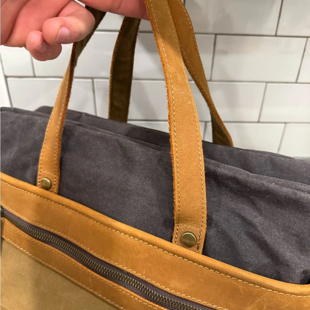 Genuine NUBILY tan canvas and leather messenger bag crossbody